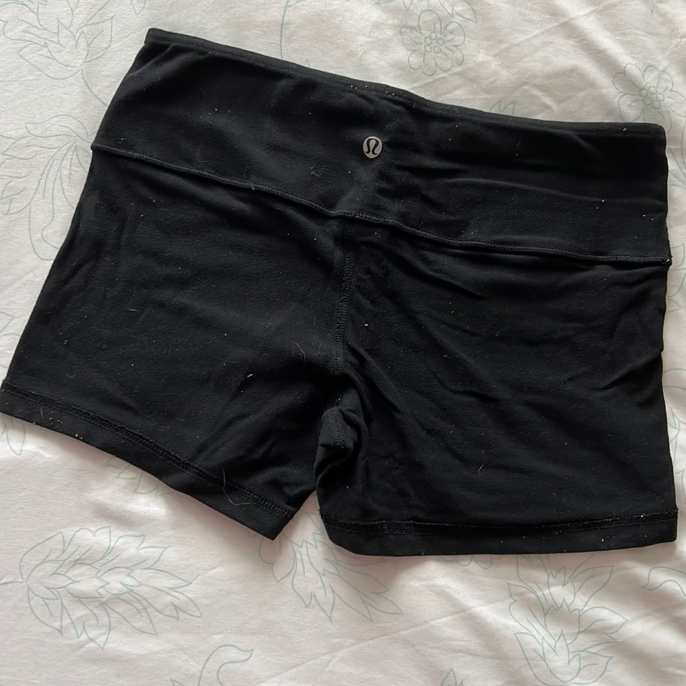 Lululemon size 6 reversible shorts